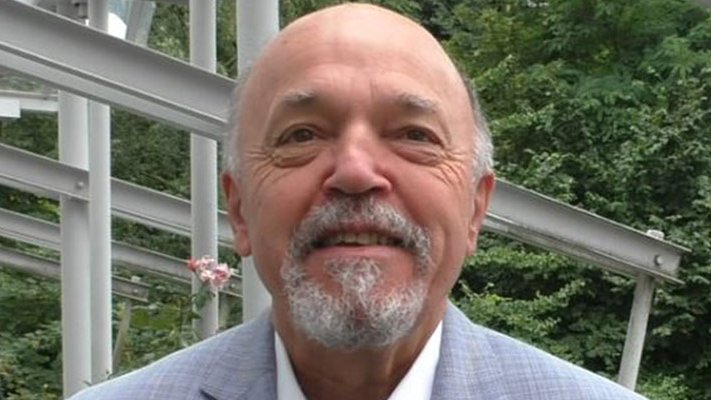 Zehn Fragen an Dr. Rainer Scheer Zehn Fragen an Dr. Rainer Scheer