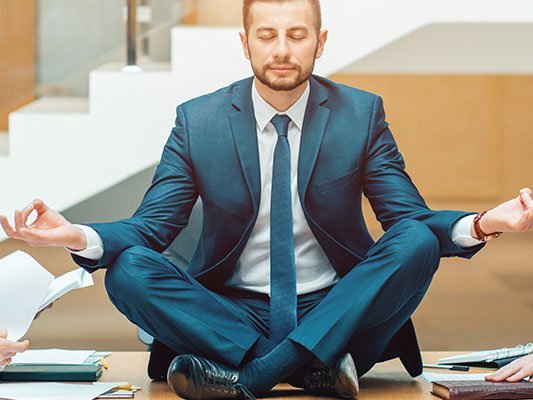 Carstens-Stiftung: Yoga für Berufstätige – eine Kosten-Nutzen-Analyse