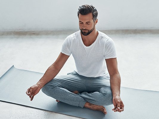 Lindert Yoga Stress von Fachkräften im Gesundheitswesen?
