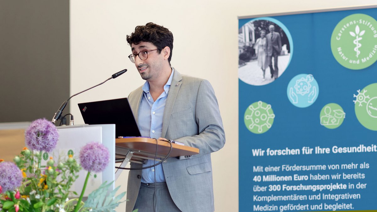 Dr. Erfan Ghanad Dr. Erfan Ghanad