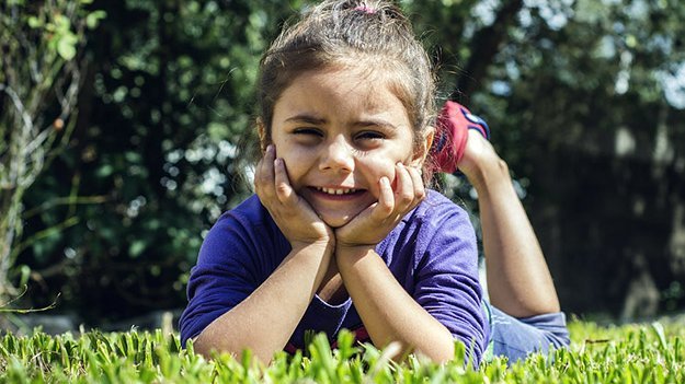 Die Sonne lässt auch die Zähne strahlen. Carstens-Stiftung: Die Sonne lässt auch die Zähne strahlen.