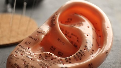 Angst vor einer OP: Hilft Ohr-Stimulation?