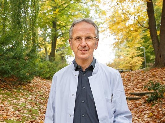 Professor Andreas Michalsen (Fotografin: Anja Lehmann)