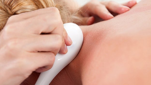 Weniger Wechseljahresbeschwerden und mehr Lebensqualität mit Gua Sha Therapie Carstens-Stiftung: Weniger Wechseljahresbeschwerden und mehr Lebensqualität mit Gua Sha Therapie