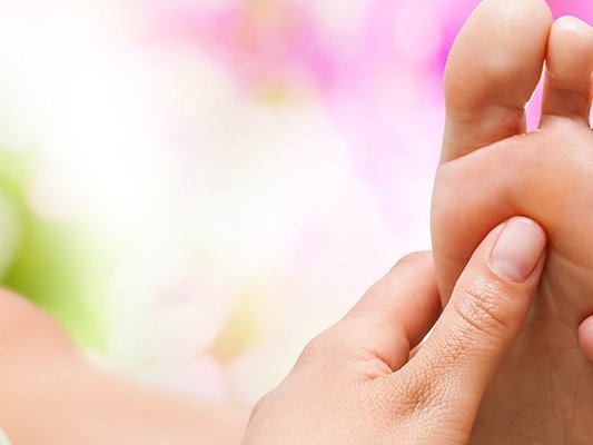 Carstens-Stiftung: Entspannende Fußmassage vor Bronchoskopie Carstens-Stiftung: Entspannende Fußmassage vor Bronchoskopie