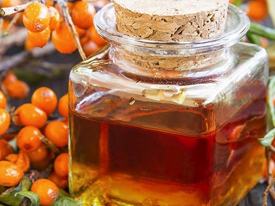 Sanddornöl als multifunktionale effektive Behandlungsoption für Psoriasis und Psoriasis bedingte Läsionen