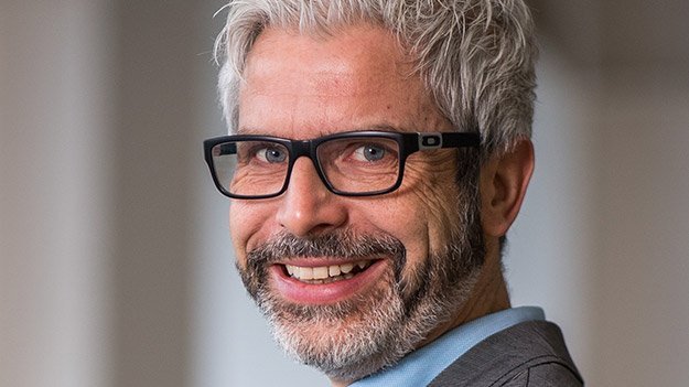 Zehn Fragen an Professor Tobias Esch