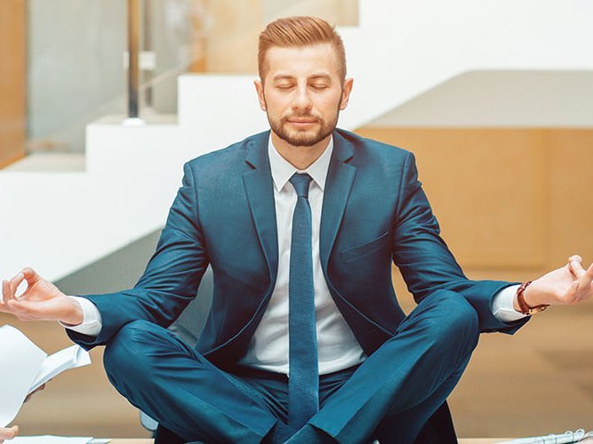 Die Behandlung koronarer Herzkrankheiten (KHK) durch Yoga-Therapie