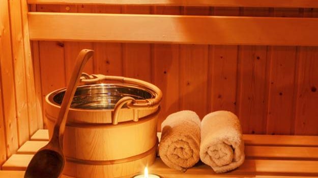 Carstens-Stiftung: Tägliches Schwitzen in der Sauna reduziert laut einer finnischen Studie das Demenzrisiko. Carstens-Stiftung: Tägliches Schwitzen in der Sauna reduziert laut einer finnischen Studie das Demenzrisiko.