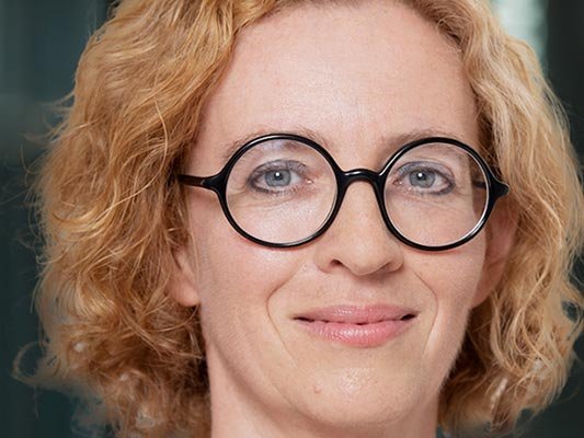 Frau Professorin Claudia Witt