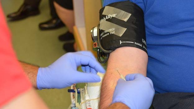 Carstens-Stiftung: Mit Blutspende Blutdruck senken. Carstens-Stiftung: Mit Blutspende Blutdruck senken.