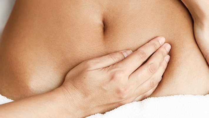 Rhythmische Massage wirkt schmerzstillend bei Regelschmerzen Rhythmische Massage bei Patientinnen mit Monatsblutungen und primärer Dsymenorrhoe kann schmerzlindern wirken