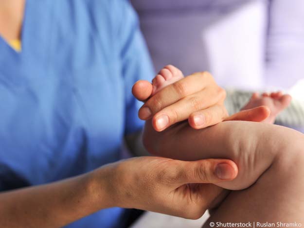 Carstens-Stiftung: Osteopathische Behandlung bei Frühgeburten